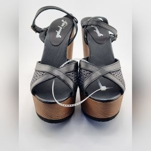 🎁🎁Free People Shoes Size 39🎁🎁